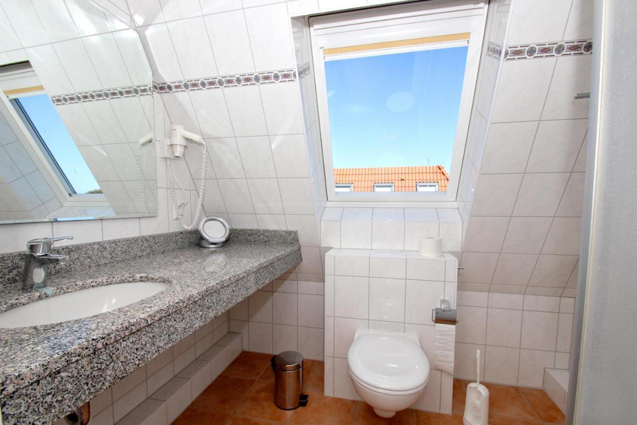 Hafennahe Ferienwohnung Mit Balkon Und Meerblick - Hafenhaeuser Wiek Wohnung 06 Wiek auf Rügen Εξωτερικό φωτογραφία